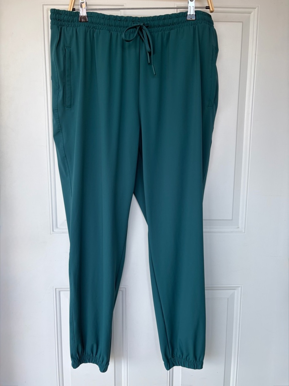•Fabletics• Green Abyss Joggers/Athletic Pants with Zip Pockets - Size XL